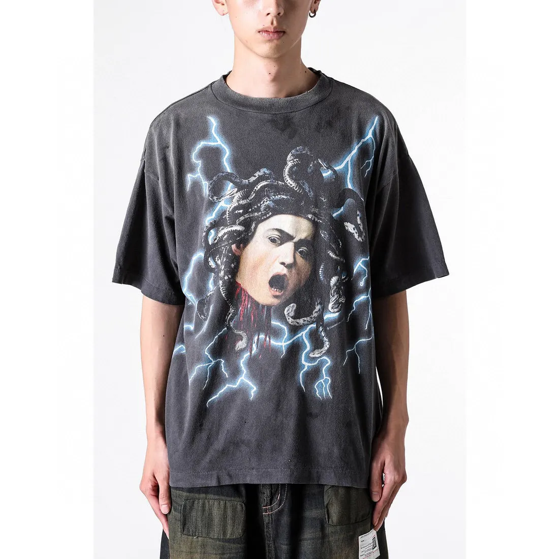 SAINT Mxxxxxx MEDUSA SS TEE/BLK Medusa Hydra retro sulfur-dyed short-sleeves, washed black S-XL, cylindrical fabric with no side seams, the open width is almost meaningless, Assute ready-to-wear dyeing, the whole piece faded, collar and cuffs frayed, many hangings, oversized printing position, genuine level restoration, customized joint main mark/wash mark/with little angel anti-counterfeiting